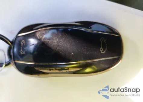 2016 Tesla Model S 60D/70D/75D/85D/90D z USA, uszkodzony, nr VIN 5YJSA1E24GF174235